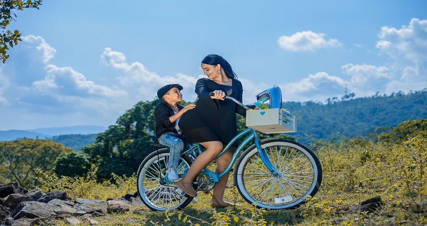 Can We Travel In Bike During Pregnancy.jpg